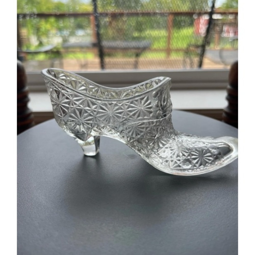 Vintage Fenton Daisy andβ Button Clear Glass Slipper Princess Shoe